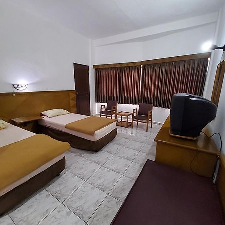 Hotel Kumala Samudra Cikakak 外观 照片