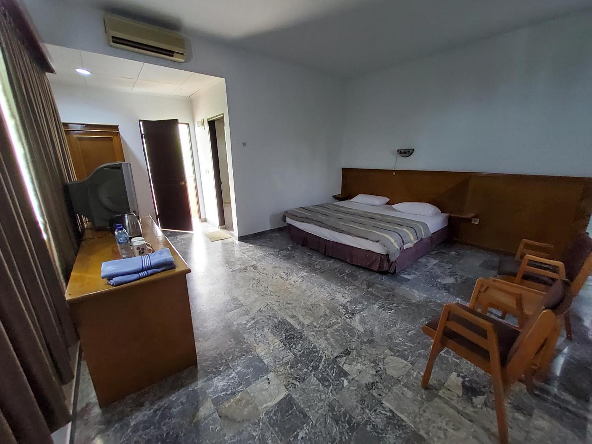 Hotel Kumala Samudra Cikakak 外观 照片