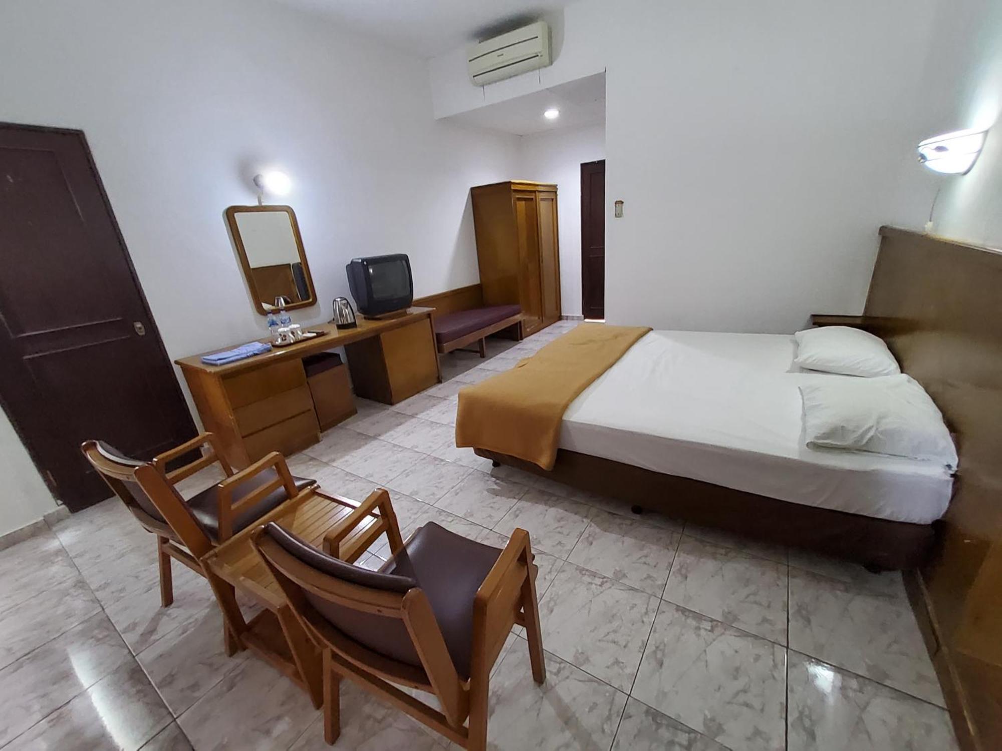 Hotel Kumala Samudra Cikakak 外观 照片