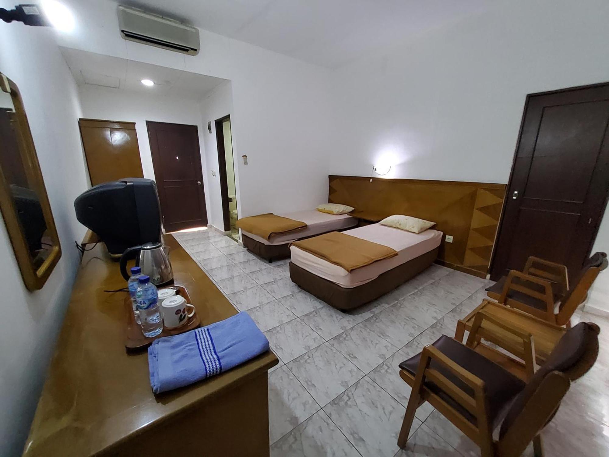 Hotel Kumala Samudra Cikakak 外观 照片