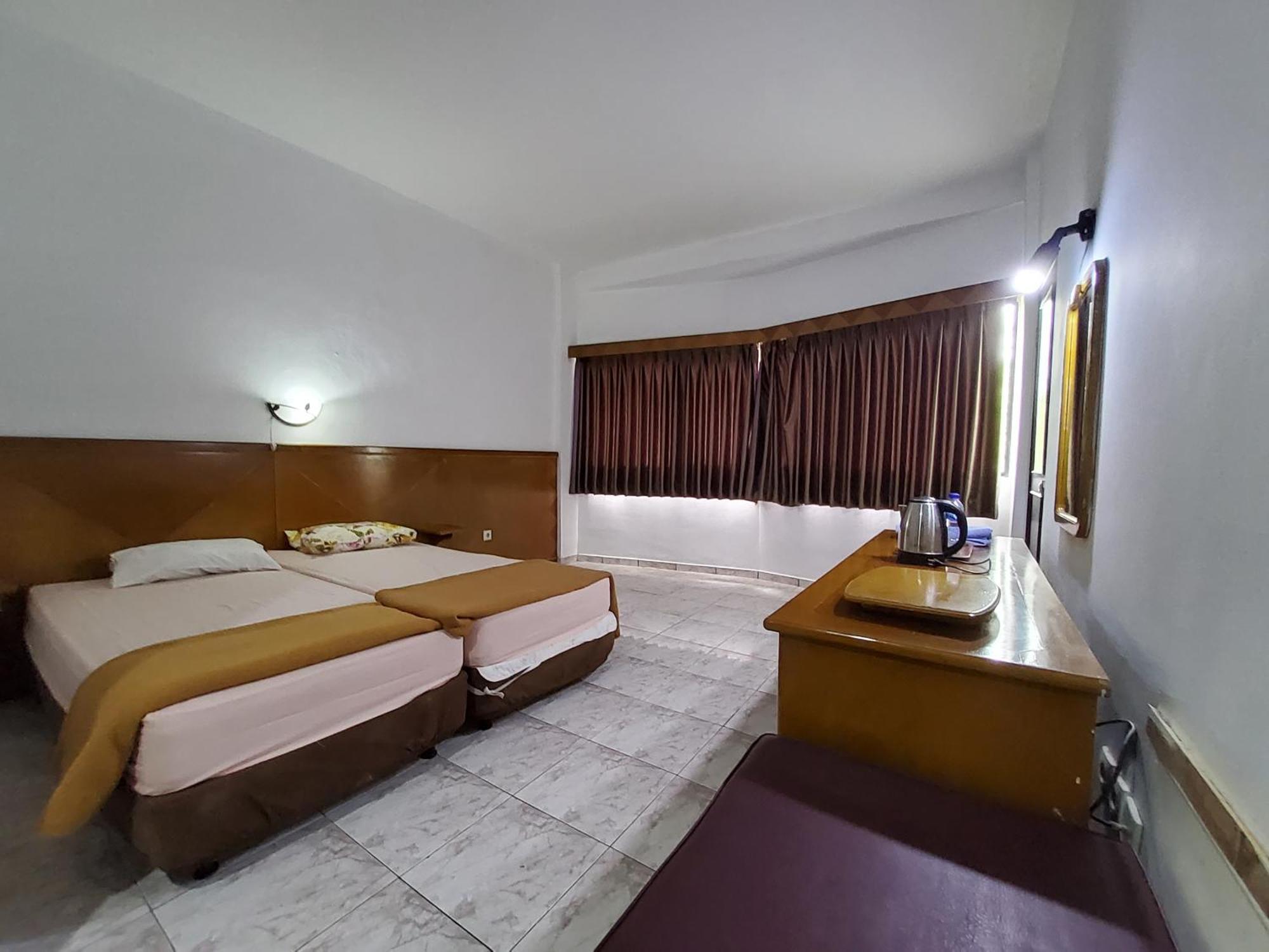 Hotel Kumala Samudra Cikakak 外观 照片