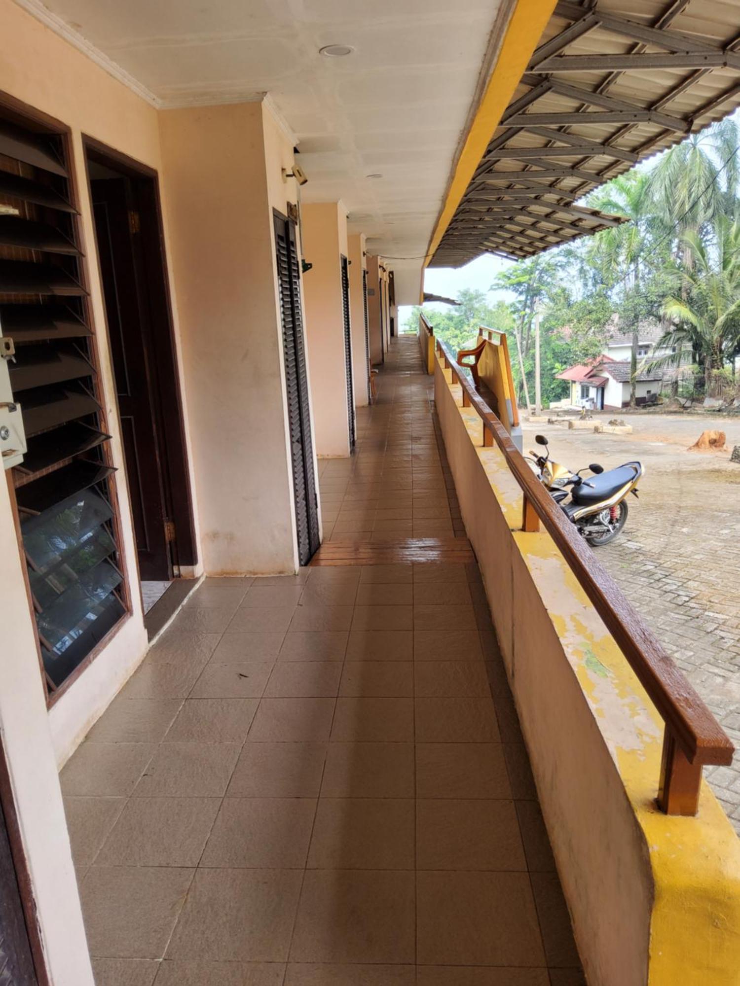 Hotel Kumala Samudra Cikakak 外观 照片